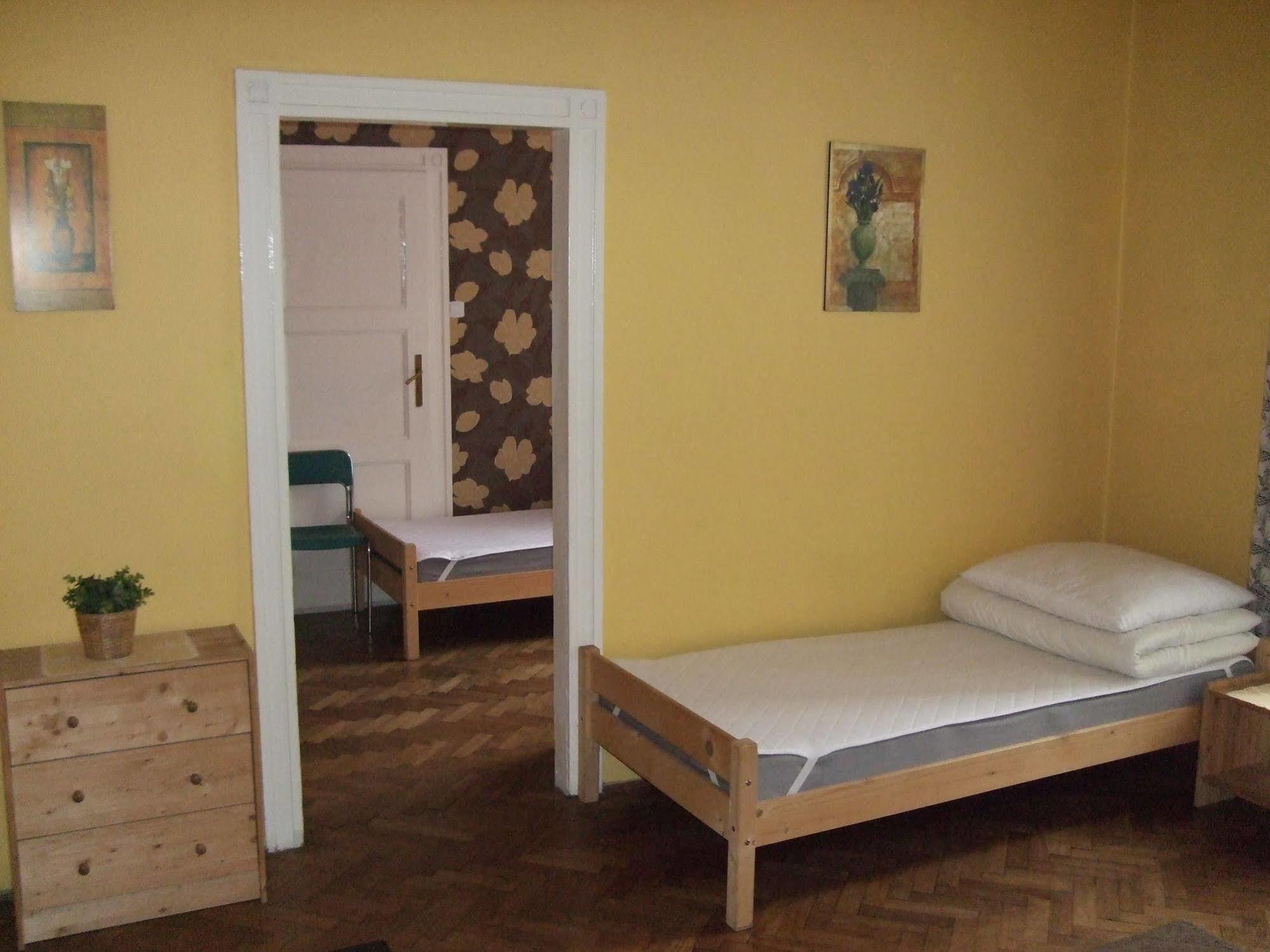 Old Walls Hostel Krakow Dış mekan fotoğraf