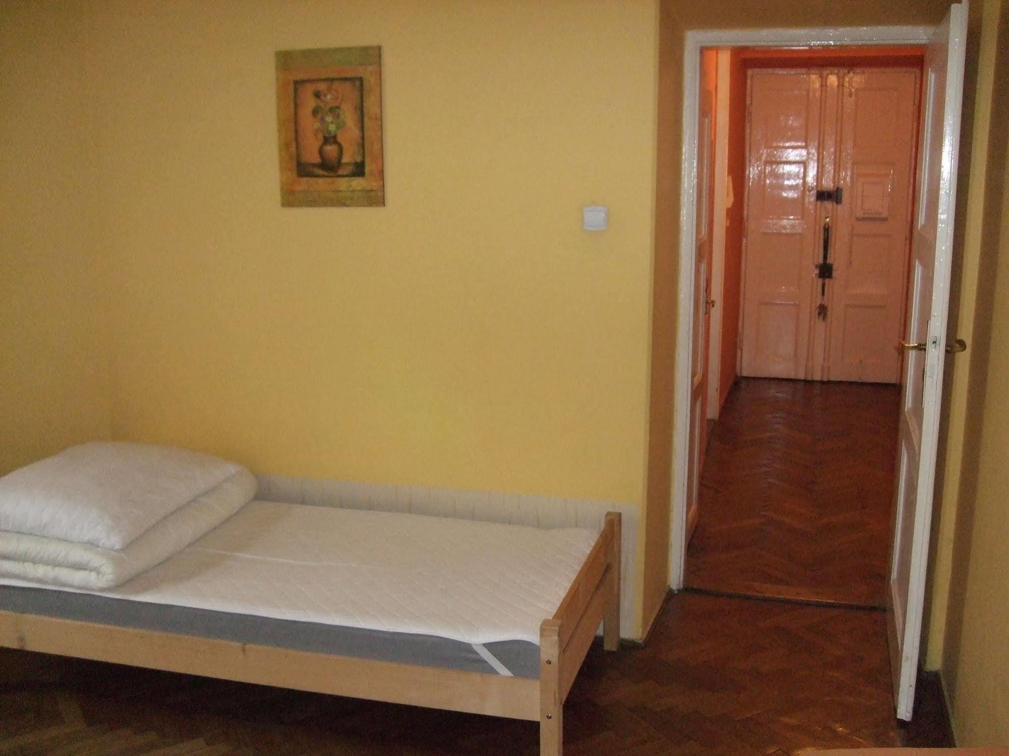 Old Walls Hostel Krakow Dış mekan fotoğraf