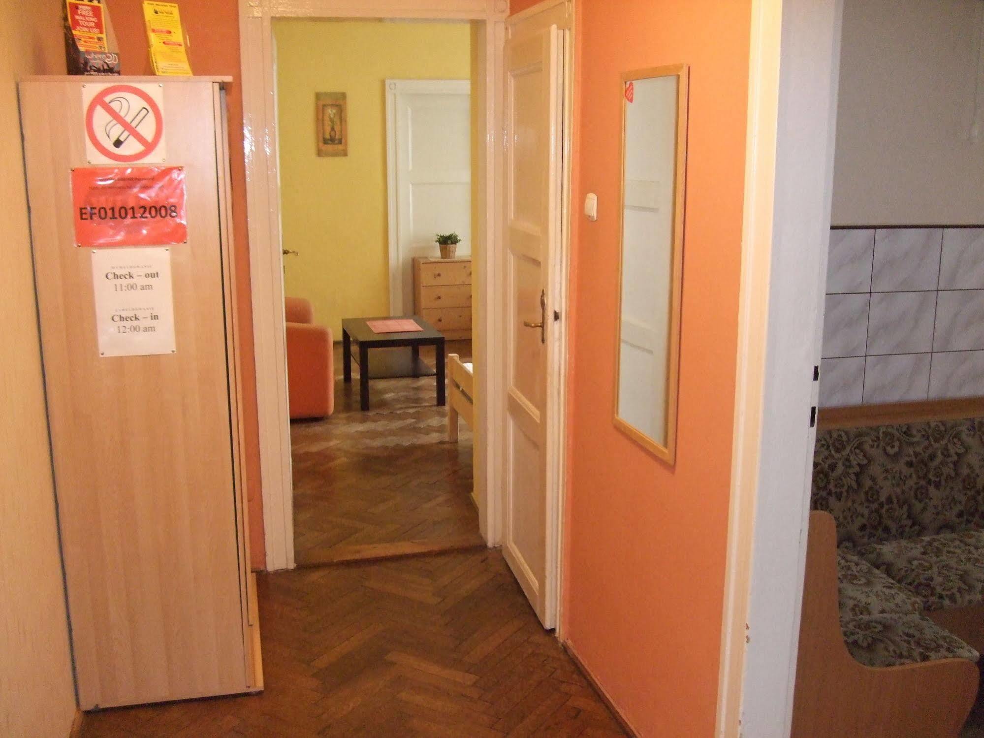 Old Walls Hostel Krakow Dış mekan fotoğraf